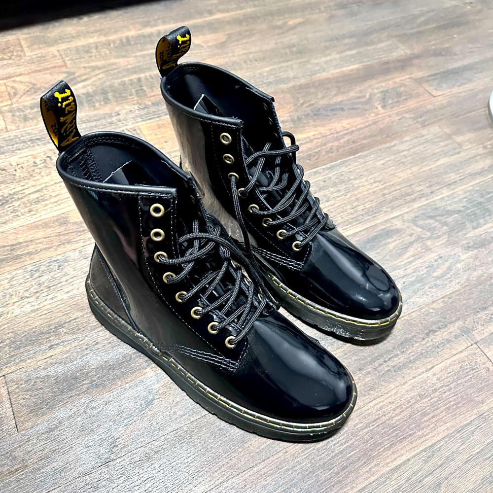 DR. MARTENS 1406 BLACK PATENT LEATHER LACE UP PASCAL BOOT